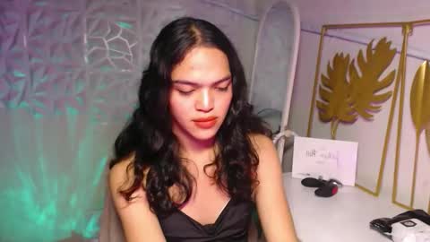 Bella online show from 11/14/25, 07:01