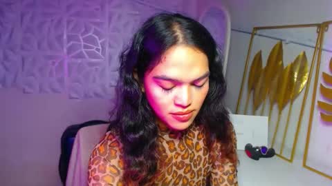 Bella online show from 12/01/25, 04:01