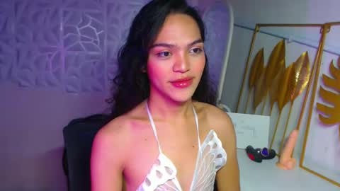 Bella online show from 12/04/25, 08:17