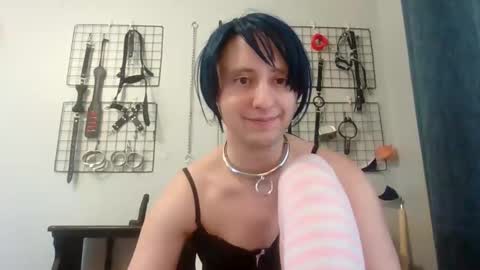 Snapshot of servilesarah chatting on 04/28/26, 10:37 Servile Sarah online show from 04/28/26, 10:37