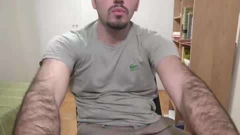 Max online show from 12/18/25, 12:38