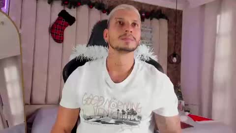 Snapshot of seth_vega_ chatting on 12/20/24, 06:56 HEY IM SETH online show from 12/20/24, 06:56