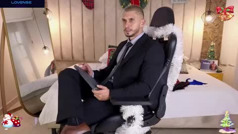 Snapshot of seth_vega_ chatting on 12/23/24, 08:25 HEY IM SETH online show from 12/23/24, 08:25