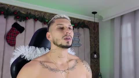 Snapshot of seth_vega_ chatting on 12/31/24, 02:58 HEY IM SETH online show from 12/31/24, 02:58