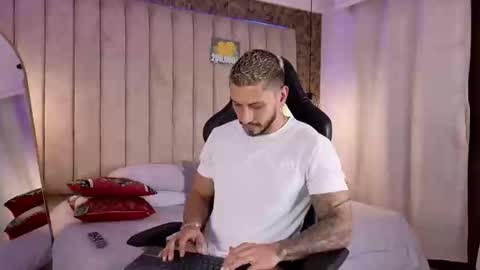 Snapshot of seth_vega_ chatting on 01/07/25, 09:57 HEY IM SETH online show from 01/07/25, 09:57