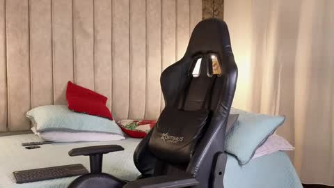 Snapshot of seth_vega_ chatting on 01/15/25, 12:51 HEY IM SETH online show from 01/15/25, 12:51