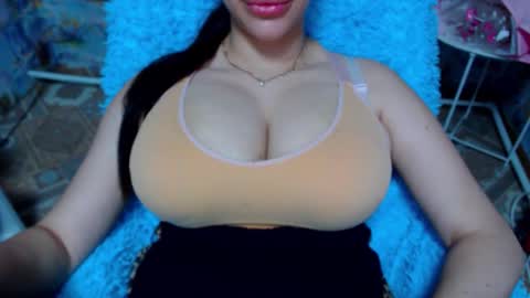 seu_cute online show from 11/15/25, 12:56