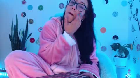 Snapshot of seuctive_woman57 chatting on 01/13/25, 10:03 samy online show from 01/13/25, 10:03