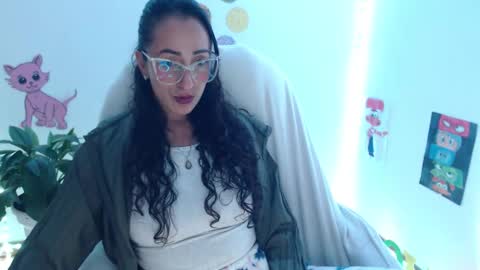 Snapshot of seuctive_woman57 chatting on 02/26/26, 06:23 samy online show from 02/26/26, 06:23