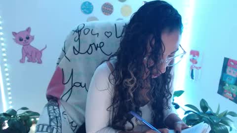 Snapshot of seuctive_woman57 chatting on 03/10/26, 02:38 samy online show from 03/10/26, 02:38