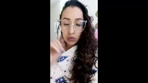 Snapshot of seuctive_woman57 chatting on 03/12/26, 06:41 samy online show from 03/12/26, 06:41