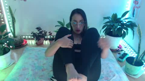 Snapshot of seuctive_woman57 chatting on 03/28/26, 09:25 samy online show from 03/28/26, 09:25