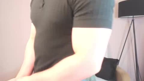 Snapshot of sevans14 chatting on 12/20/25, 10:50 SevanS14 online show from 12/20/25, 10:50