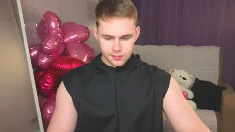 Snapshot of sevans14 chatting on 02/13/26, 08:27 SevanS14 online show from 02/13/26, 08:27