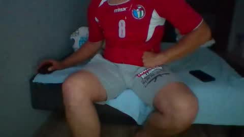 Snapshot of sewek101 chatting on 09/08/25, 07:24 Sewerin online show from 09/08/25, 07:24