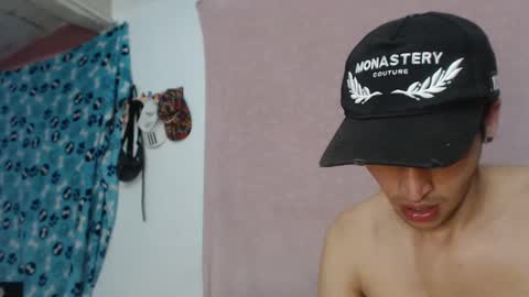 Snapshot of sex_forever77 chatting on 12/26/24, 01:51 Karol y antony online show from 12/26/24, 01:51