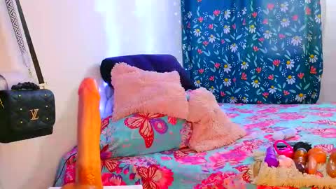 Snapshot of sex_forever77 chatting on 03/06/26, 05:04 Karol y antony online show from 03/06/26, 05:04