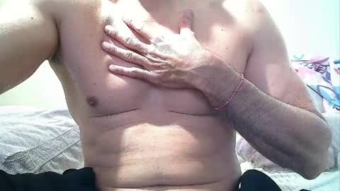 Snapshot of sex_machine_19 chatting on 04/07/26, 10:26 SEX MACHINE 19 online show from 04/07/26, 10:26