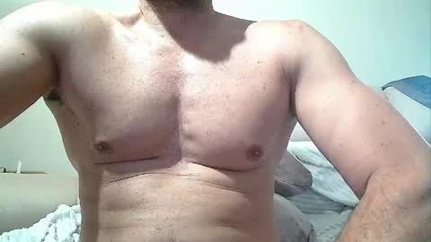 Snapshot of sex_machine_19 chatting on 04/18/26, 05:06 SEX MACHINE 19 online show from 04/18/26, 05:06