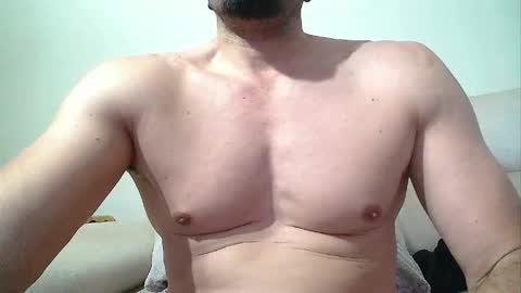 Snapshot of sex_machine_19 chatting on 04/21/26, 04:45 SEX MACHINE 19 online show from 04/21/26, 04:45