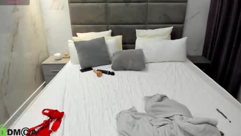 sex_puma online show from 11/30/25, 10:47