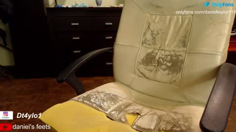 Snapshot of sexandsexy1999 chatting on 01/09/25, 10:41 Daniel Taylor online show from 01/09/25, 10:41