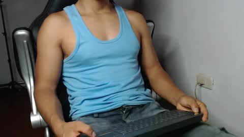Snapshot of sexatlexx chatting on 02/06/25, 02:33 arnold online show from 02/06/25, 02:33
