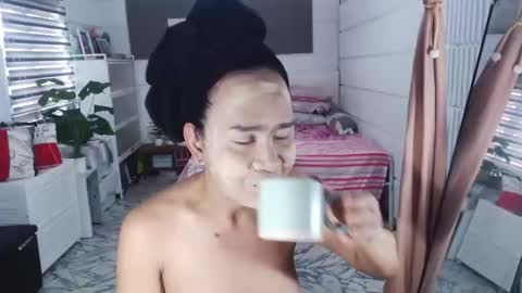 Snapshot of sexcum_trendingts_now chatting on 02/17/26, 05:04 MS Anna online show from 02/17/26, 05:04