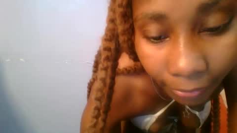 Snapshot of sexie_curvie chatting on 02/02/25, 06:48 Maggie online show from 02/02/25, 06:48