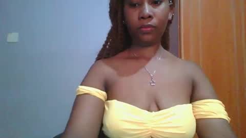 Snapshot of sexie_curvie chatting on 02/10/25, 04:08 Maggie online show from 02/10/25, 04:08