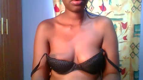 Snapshot of sexie_love chatting on 11/01/25, 12:18 Nancy online show from 11/01/25, 12:18