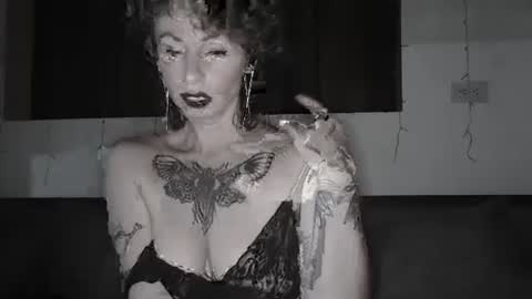 Trixy Rose online show from 01/10/25, 07:57