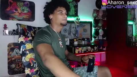 Snapshot of sexo_aharon chatting on 10/21/25, 05:30 Aharon ravelo online show from 10/21/25, 05:30