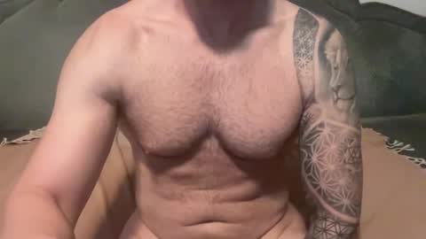 Snapshot of sexologistbull chatting on 05/02/26, 02:44 SexologistBull online show from 05/02/26, 02:44