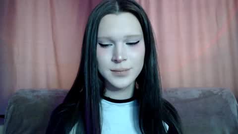 Snapshot of sexpired_princess chatting on 02/27/25, 06:29 Nextdoor Princess online show from 02/27/25, 06:29