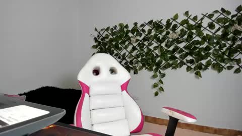 Snapshot of sexual_addiction chatting on 12/11/24, 03:58 SARA    online show from 12/11/24, 03:58