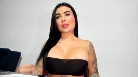 Snapshot of sexual_addiction chatting on 10/07/25, 11:46 SARA    online show from 10/07/25, 11:46