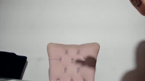 Snapshot of sexual_addiction chatting on 10/14/25, 12:00 SARA    online show from 10/14/25, 12:00