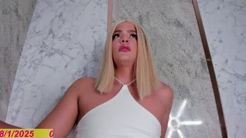 Snapshot of sexual_desiress chatting on 01/09/25, 02:43 shantall IG candy charms09 online show from 01/09/25, 02:43