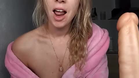 Verona online show from 05/23/26, 03:12
