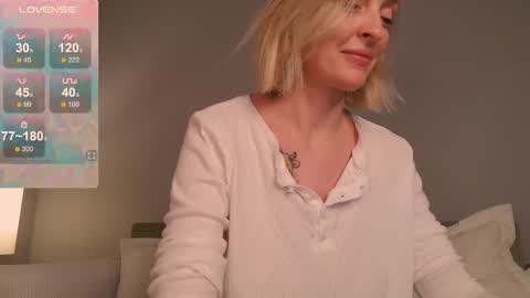 Snapshot of sexuallycorrect chatting on 11/03/25, 09:27 Ray New video in bio online show from 11/03/25, 09:27