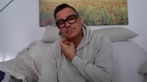 Snapshot of sexurbation chatting on 02/16/25, 12:21 Sexurbation online show from 02/16/25, 12:21