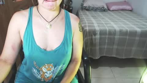Snapshot of sexwwoman chatting on 04/14/26, 08:37 CHIARA online show from 04/14/26, 08:37