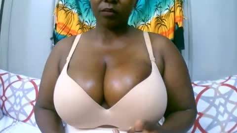 sexxi_ebony online show from 12/03/25, 01:57
