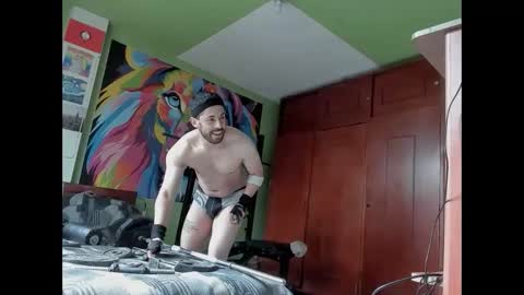 Snapshot of sexxmann77 chatting on 09/09/25, 06:29 sexmann77 online show from 09/09/25, 06:29