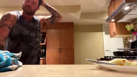 Snapshot of sexxxxycouple604 chatting on 02/11/25, 12:58 Big uncut hunk online show from 02/11/25, 12:58