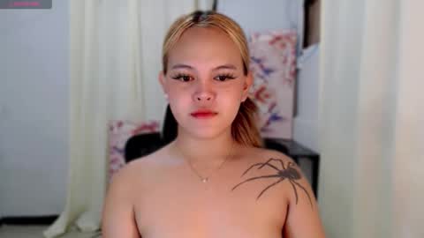 Snapshot of sexxxy_caroline chatting on 05/04/26, 09:49 sexxxy_caroline online show from 05/04/26, 09:49