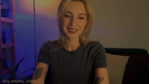 Snapshot of sexxxy_jutsu chatting on 12/21/24, 06:44 Maria online show from 12/21/24, 06:44