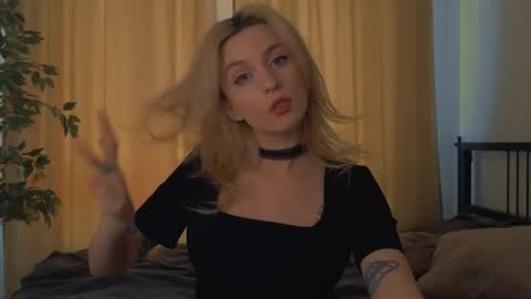 Snapshot of sexxxy_jutsu chatting on 02/14/25, 09:45 Maria online show from 02/14/25, 09:45