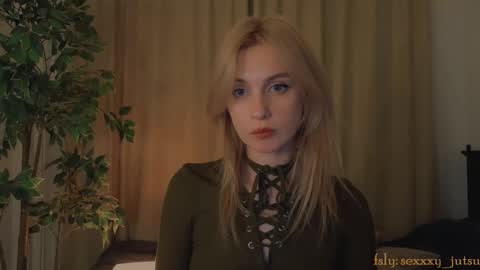 Snapshot of sexxxy_jutsu chatting on 03/03/25, 09:48 Maria online show from 03/03/25, 09:48